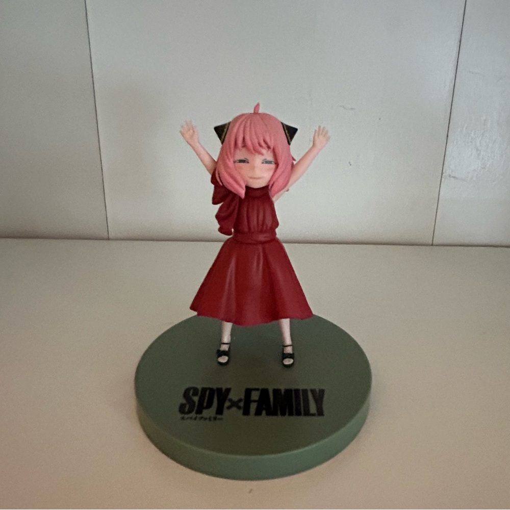 Spy x Family Pink Anya Changeable face figurine